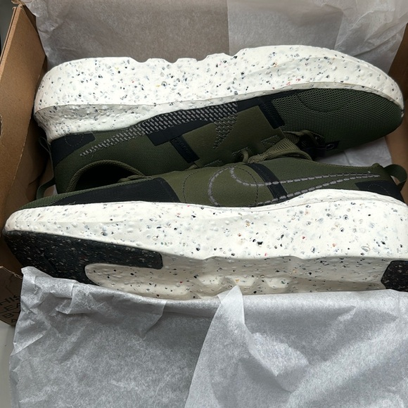 NWT! Nike Crater Impact Sneakers Men’s 13 Green, Black - Picture 11 of 12